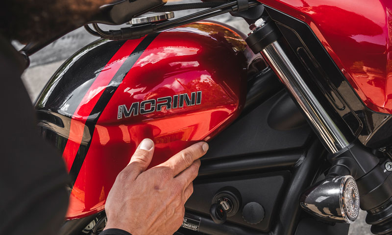 Moto Morini Calibro en fotografía oficial